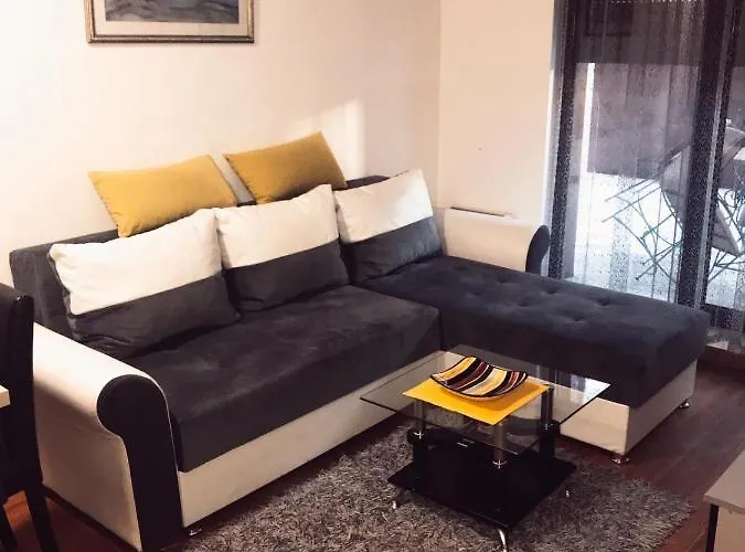 Pekovic P8 Апартаменты *